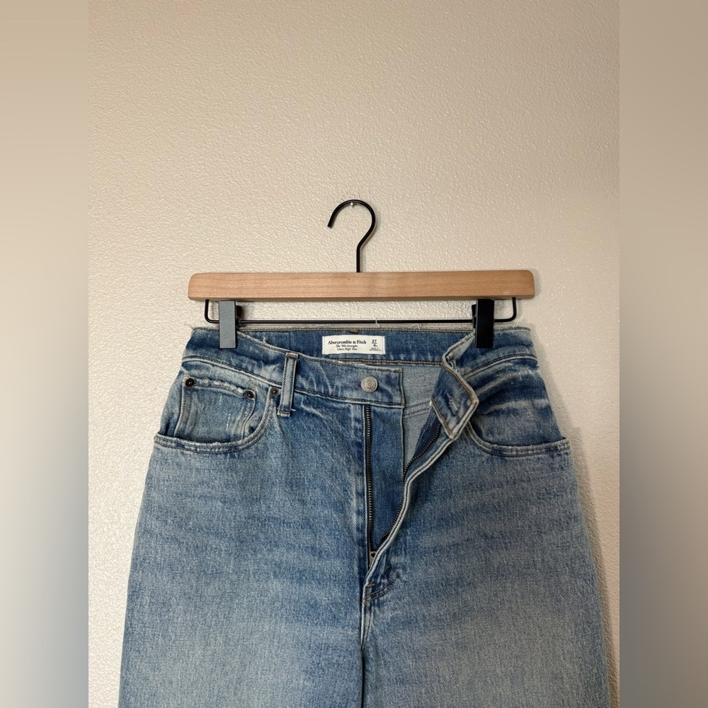 Abercrombie 90s Straight Ultra High Rise Curve Love Split Hem Jeans 27 - Picture 5 of 7